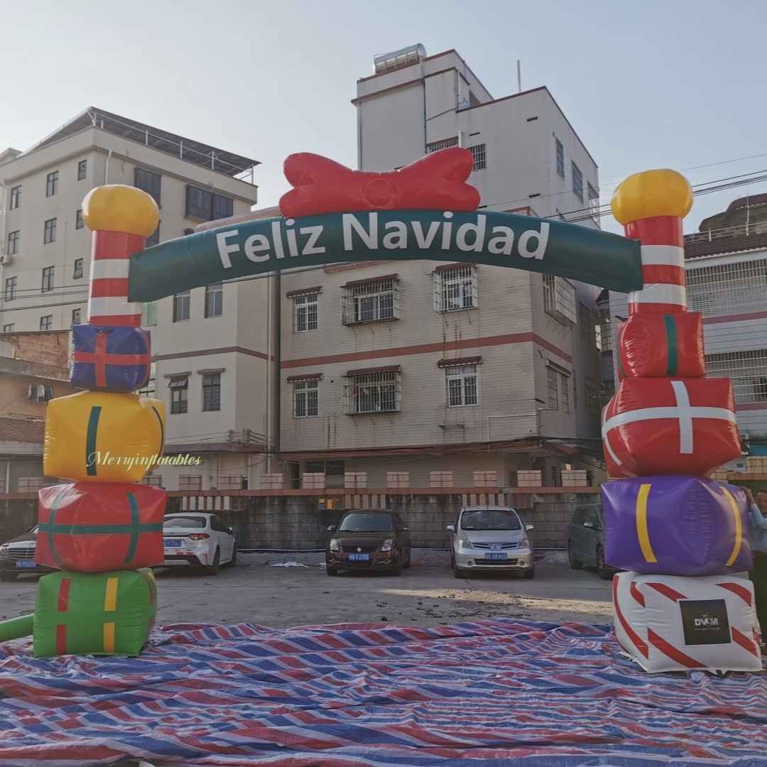 xmas arch 1