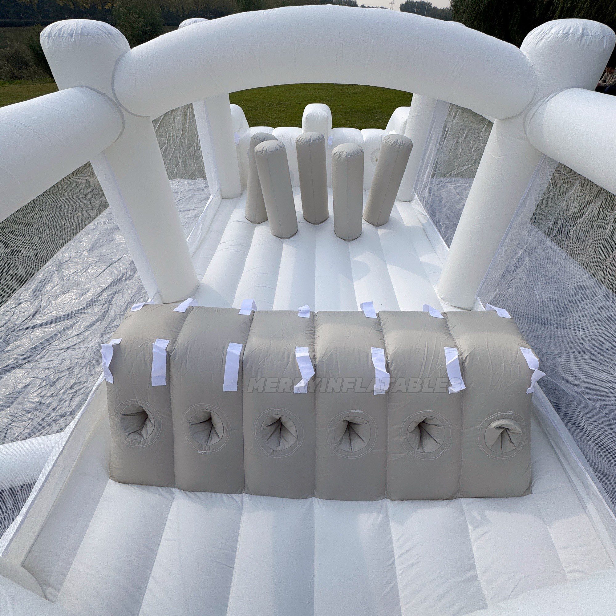 white obstacles 13